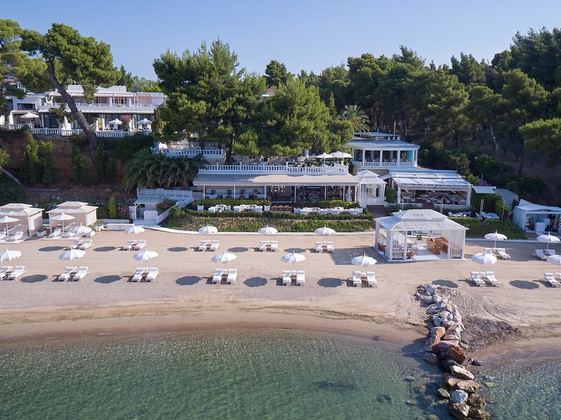 Danai Beach Resort & Villas 11