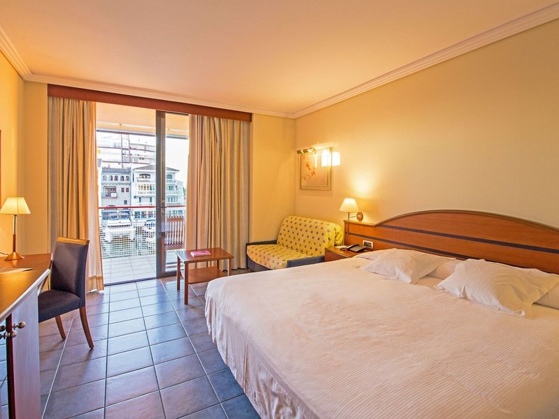 Port Salins 38 - Room Example