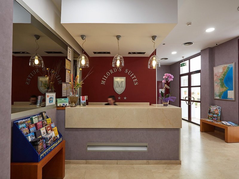 Milords Suites 8 - Bar