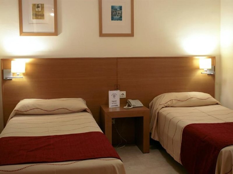 Milords Suites 23 - Room Example