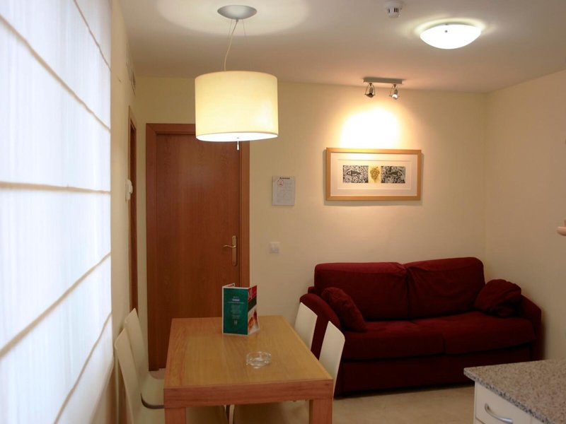 Milords Suites 25 - Room Example