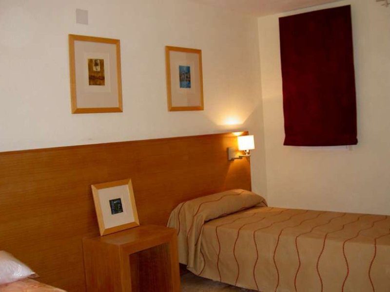 Milords Suites 26 - Room Example