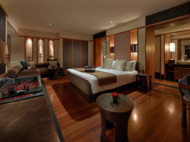 The Setai 33