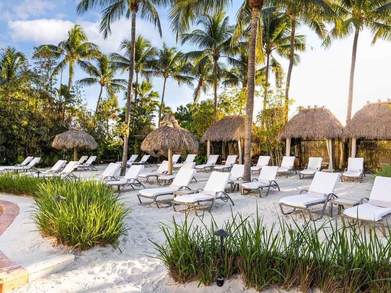 The Palms Hotel & Spa 11