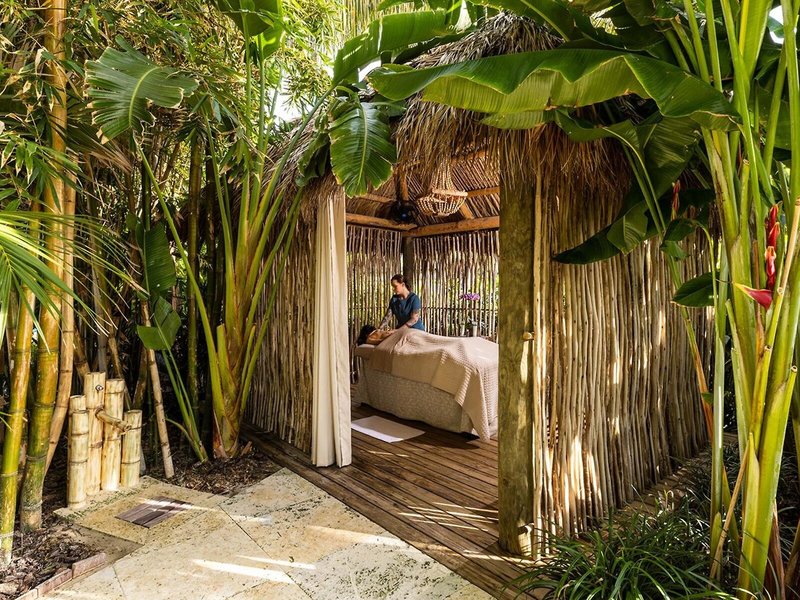 The Palms Hotel & Spa 33