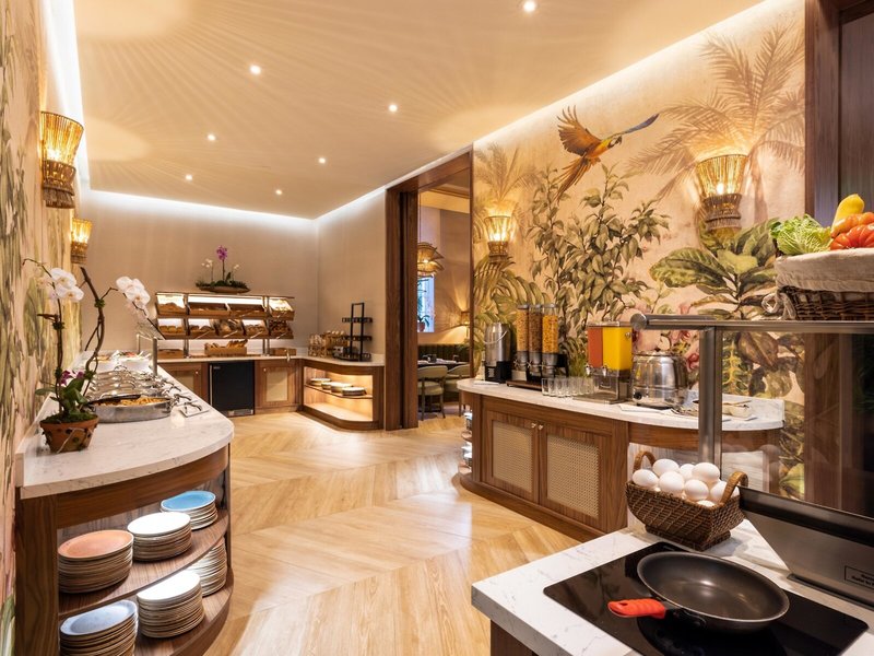 The Palms Hotel & Spa 21