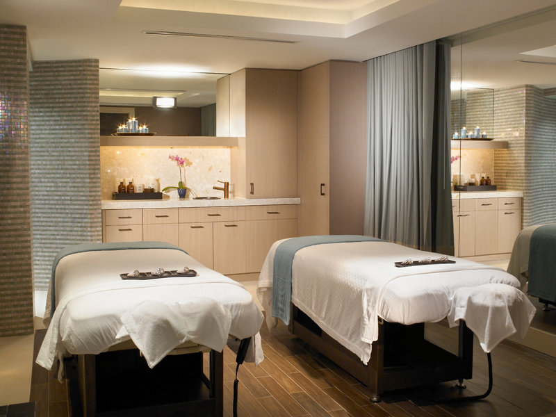 The Palms Hotel & Spa 31