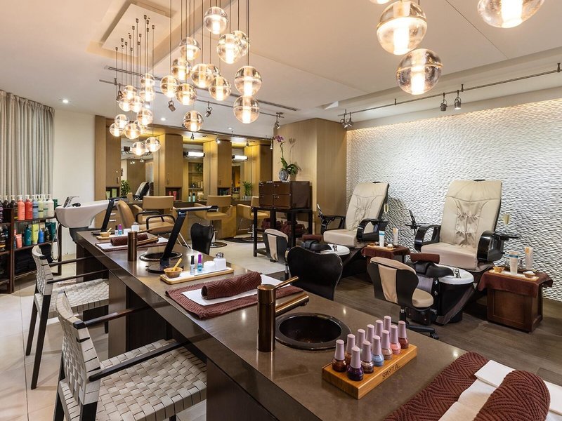 The Palms Hotel & Spa 35