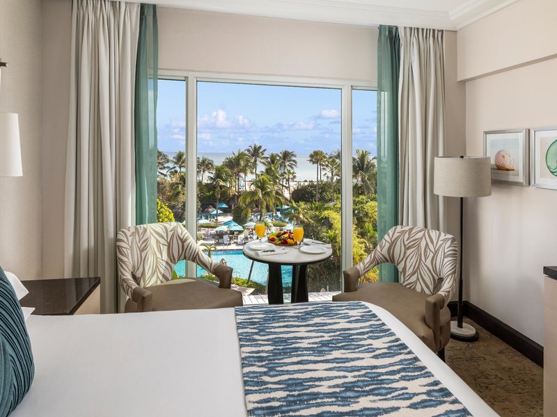 The Palms Hotel & Spa 38