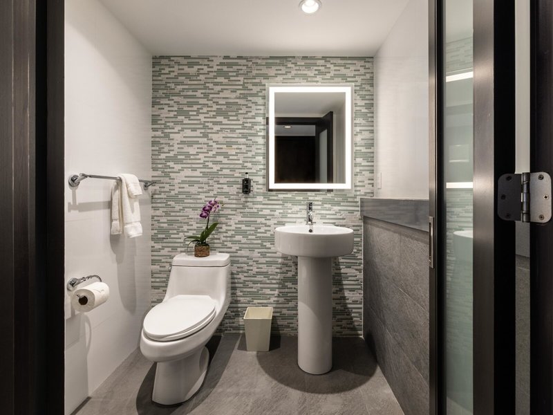 The Palms Hotel & Spa 44