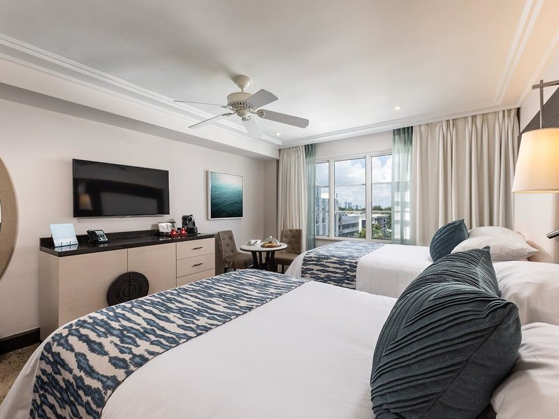 The Palms Hotel & Spa 46