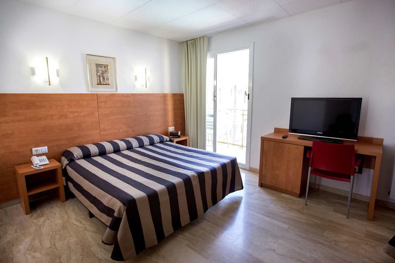 Cleopatra 2 - Room Example