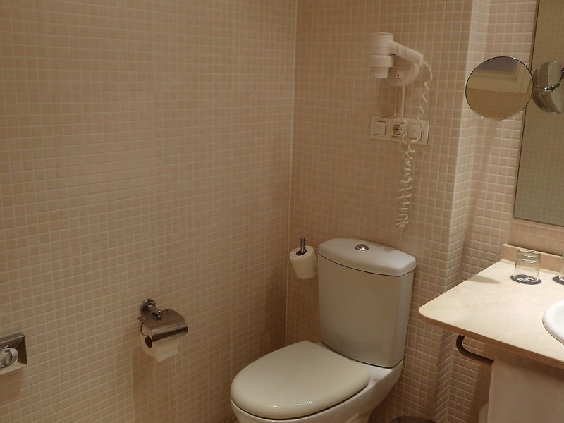 Flag Hotel Valencia-Florazar 39 - Bathroom Example