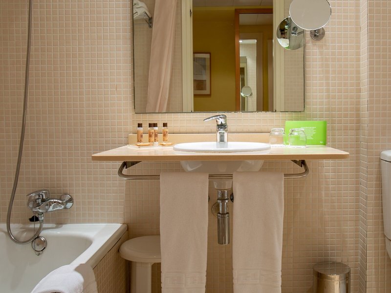 Flag Hotel Valencia-Florazar 43 - Bathroom Example