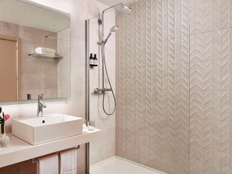 NH Luz Huelva 37 - Bathroom Example