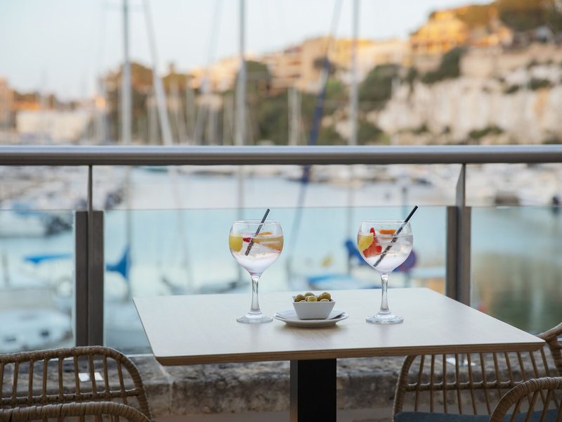 Aparthotel Porto Drach 11