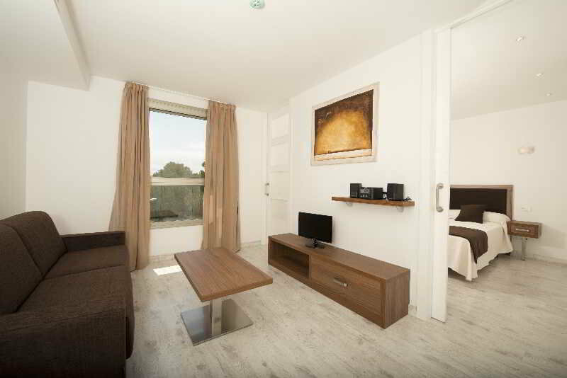 Aparthotel Portodrach 3