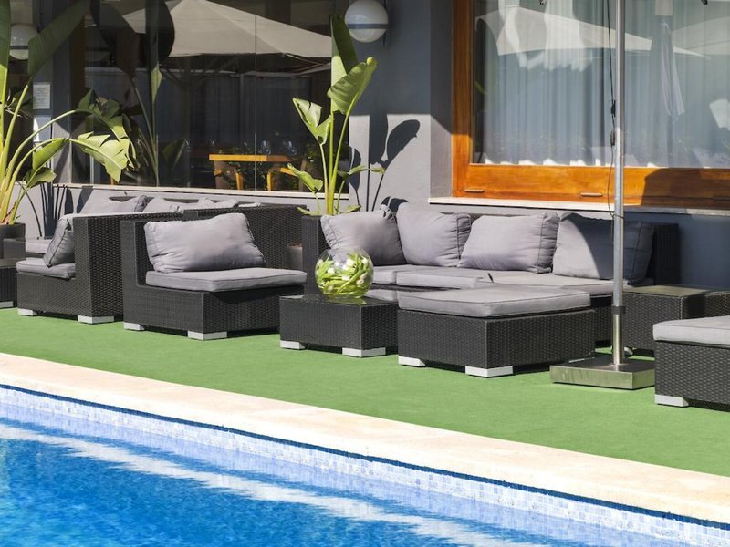 Hotel Astari 12