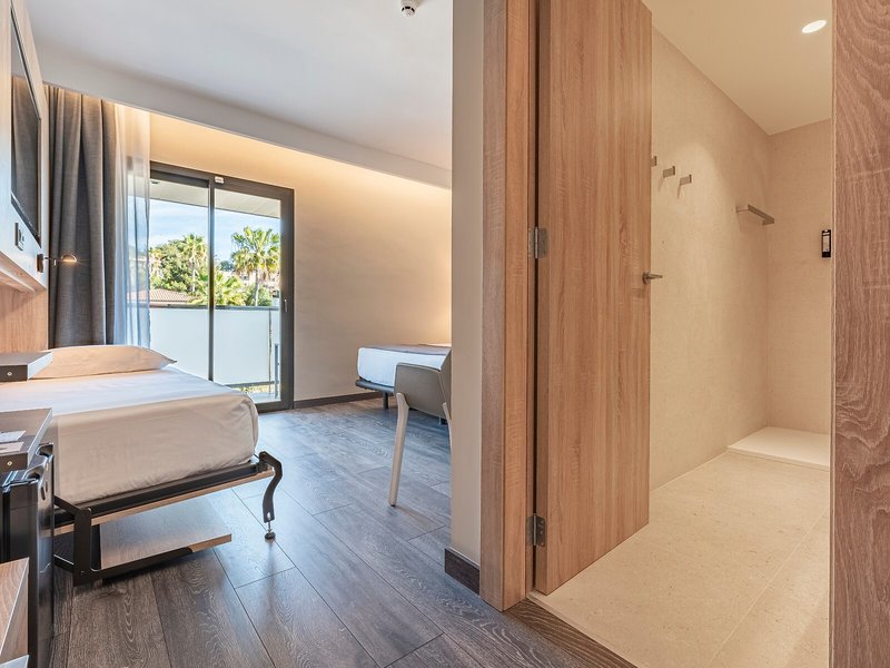 Hotel Astari 42