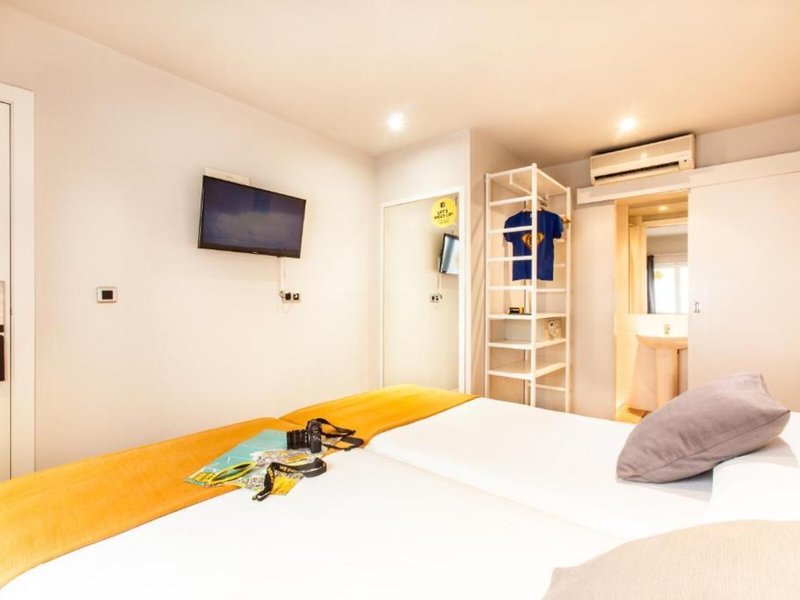 Ten Hostel 9