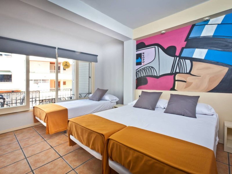 Ten Hostel 11