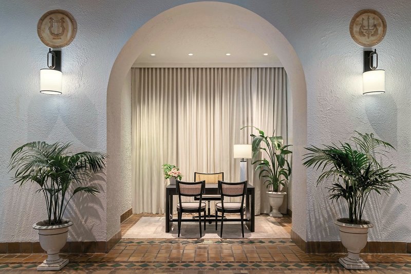 The Vinoy Resort & Golf Club, Autograph Collection 10