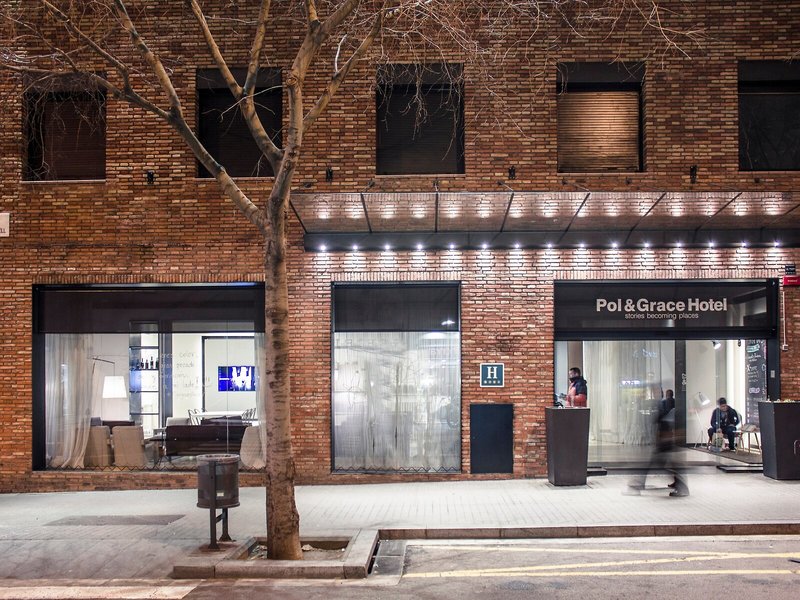 Pol & Grace Hotel