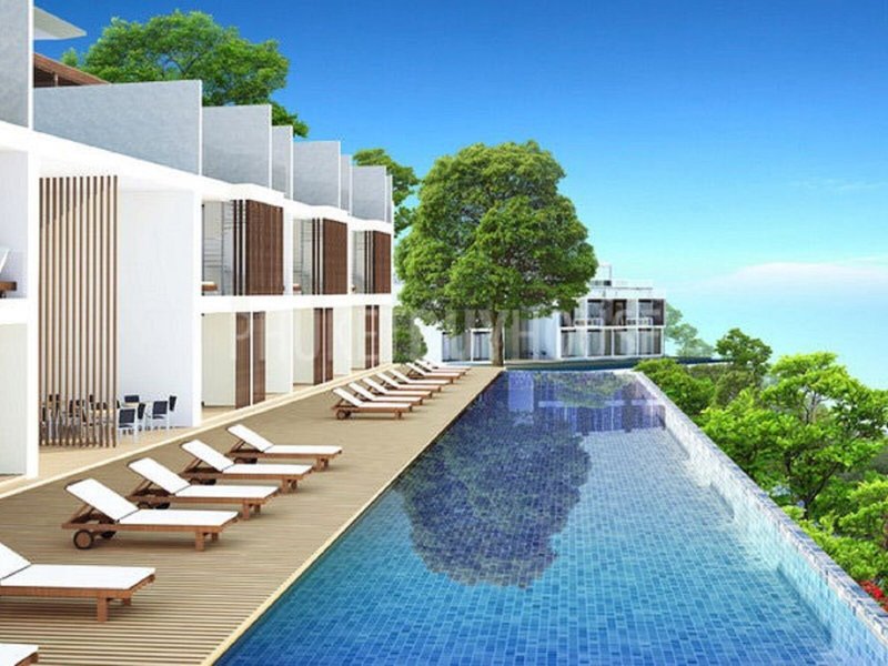 Patong Bay Hill Resort & Spa 10