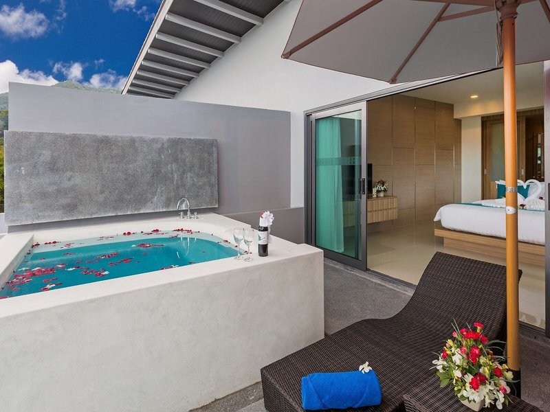 Patong Bay Hill Resort & Spa 13
