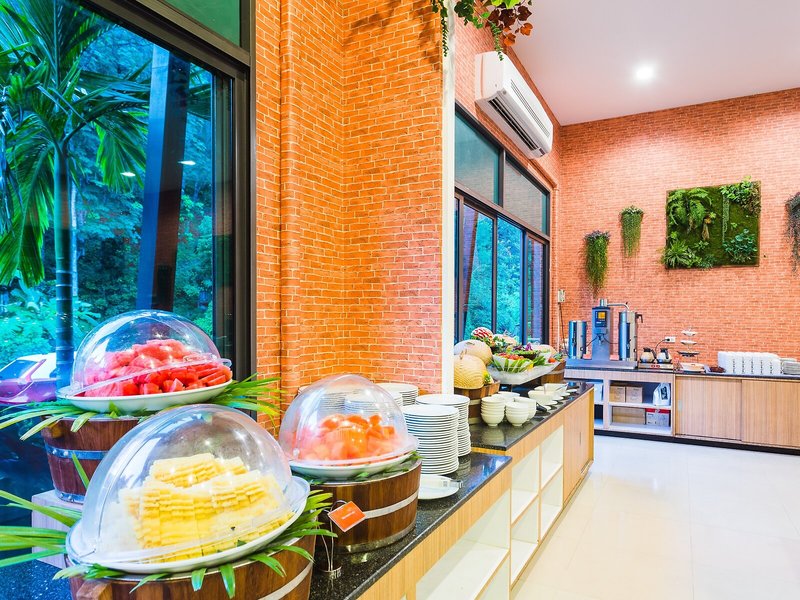 Patong Bay Hill Resort & Spa 29