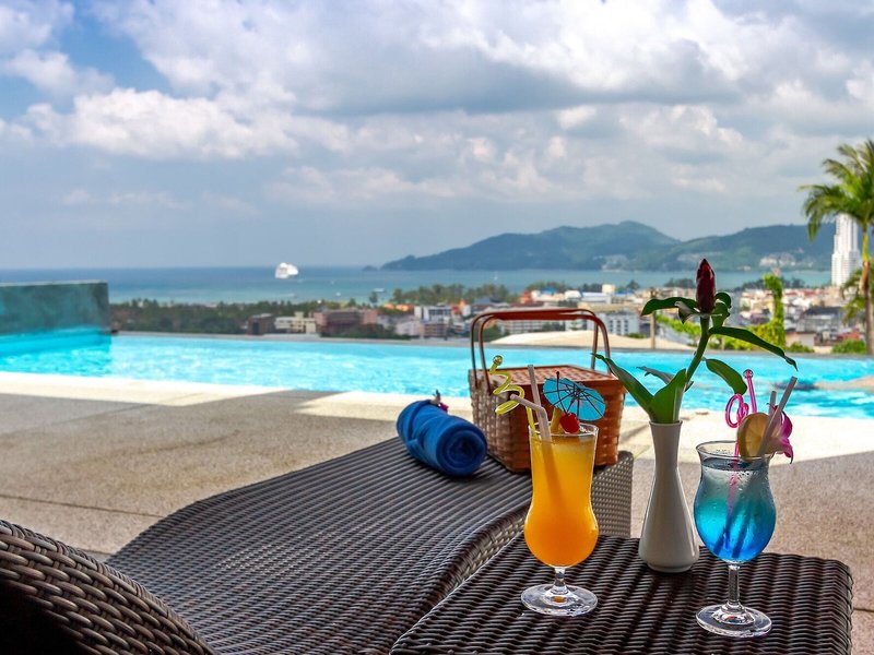 Patong Bay Hill Resort & Spa 35