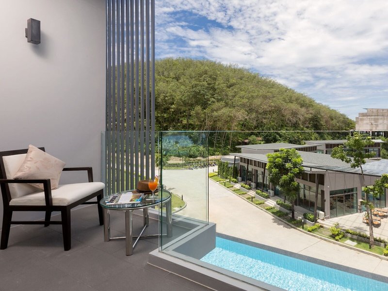 Patong Bay Hill Resort & Spa 8