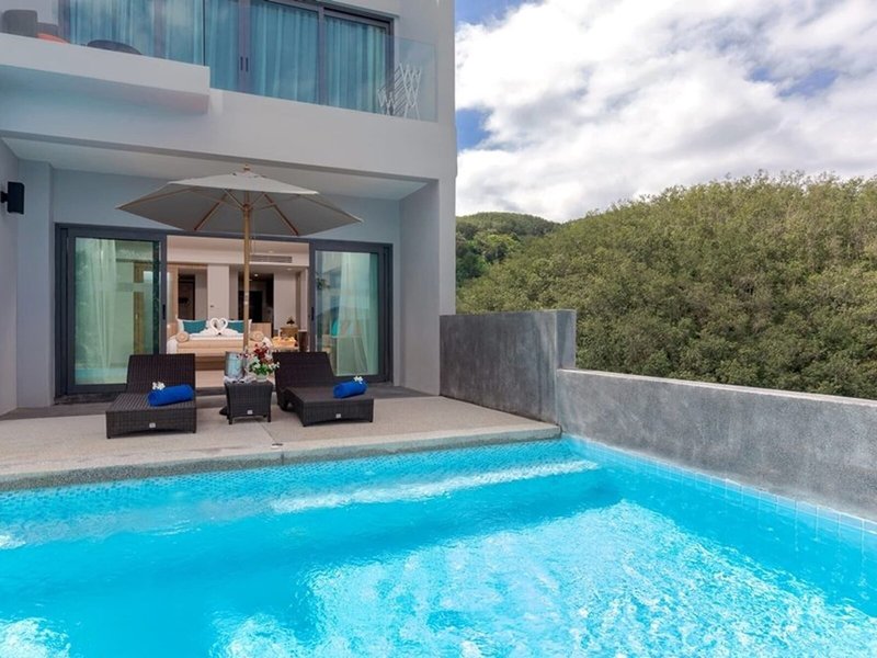 Patong Bay Hill Resort & Spa 9