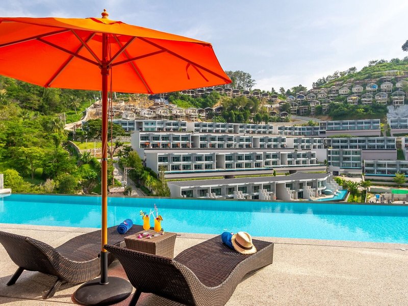 Patong Bay Hill Resort & Spa 11