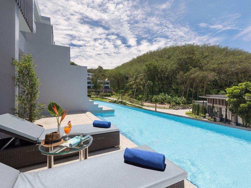 Patong Bay Hill Resort & Spa 13