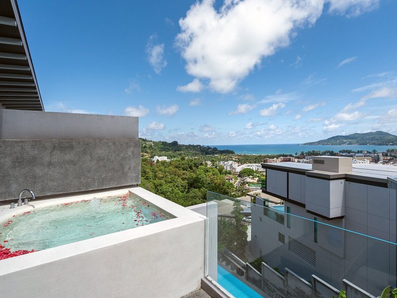 Patong Bay Hill Resort & Spa 21