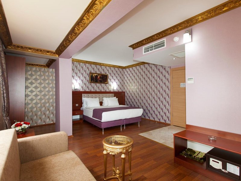 Alrazi Hotel 43