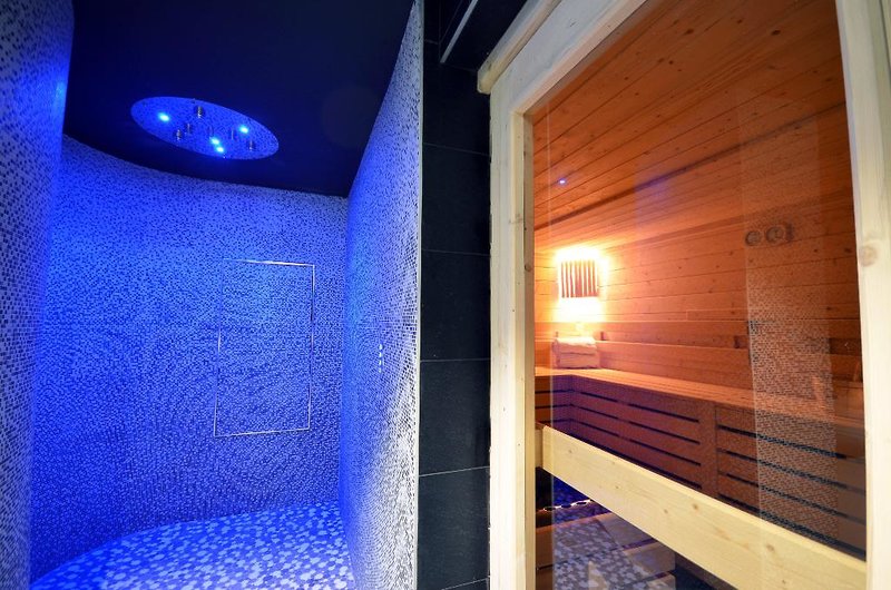 Holiday Inn Dijon 2