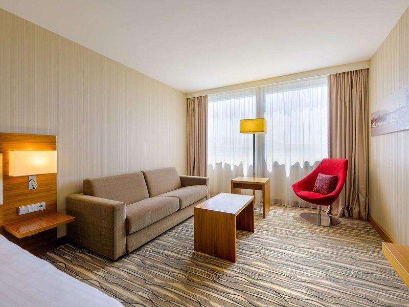 Mövenpick Hotel Geneva 10