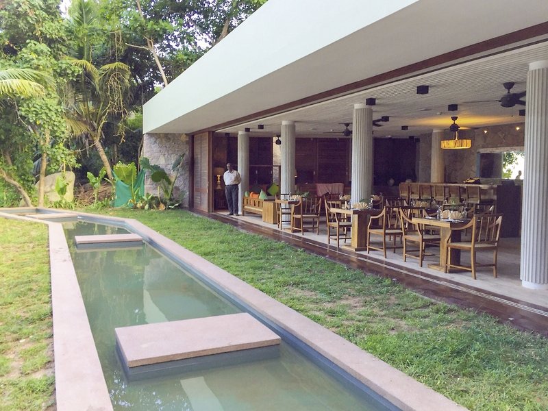 Le Relax Luxury Lodge 13