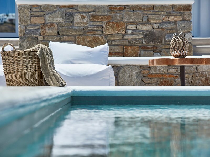 Mykonos Waves Beach House & Suites 8