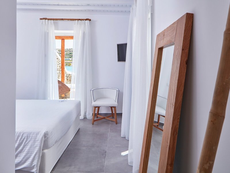 Mykonos Waves Beach House & Suites 22