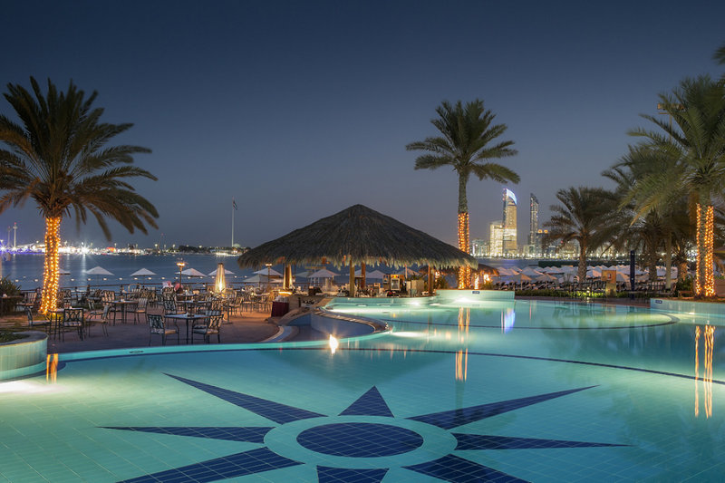 Radisson Blu Hotel & Resort, Abu Dhabi Corniche 9
