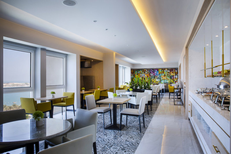 Radisson Blu Hotel & Resort, Abu Dhabi Corniche 10