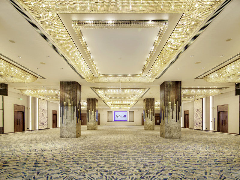 Radisson Blu Hotel & Resort, Abu Dhabi Corniche 9