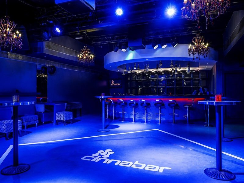 Radisson Blu Hotel & Resort, Abu Dhabi Corniche 12