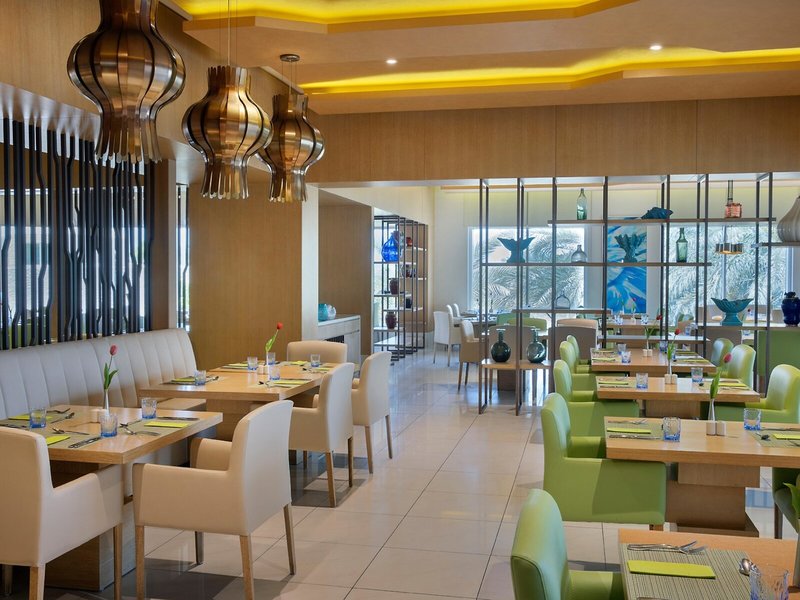 Habtoor Grand Resort, Autograph Collection 17