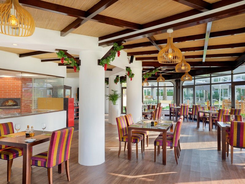 Habtoor Grand Resort, Autograph Collection 19