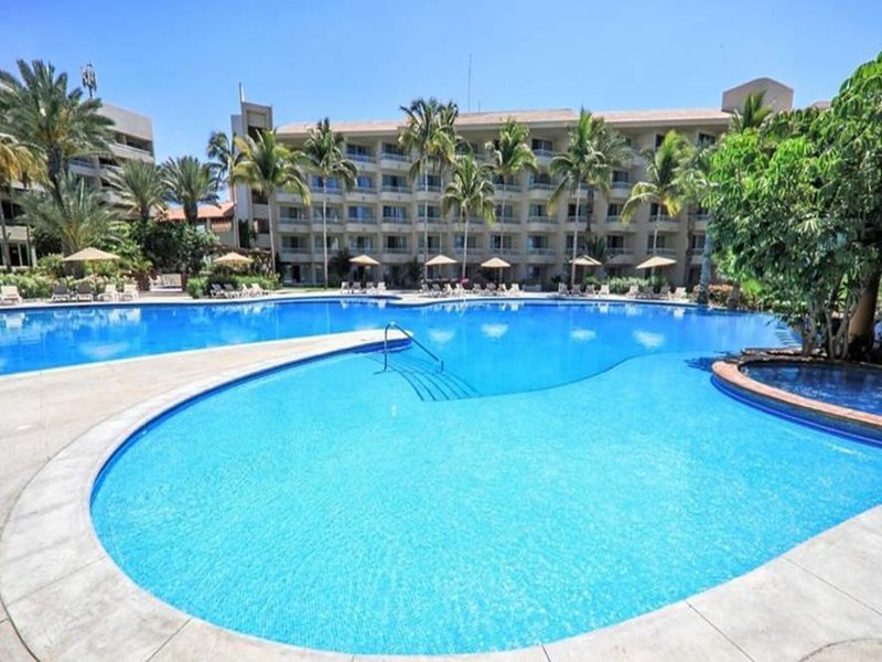 GR Solaris Lighthouse Los Cabos 17