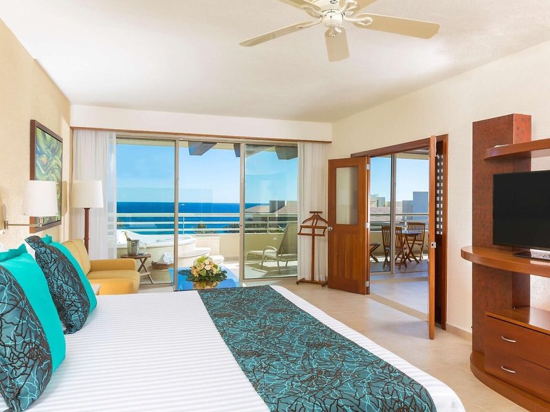 GR Solaris Lighthouse Los Cabos 47